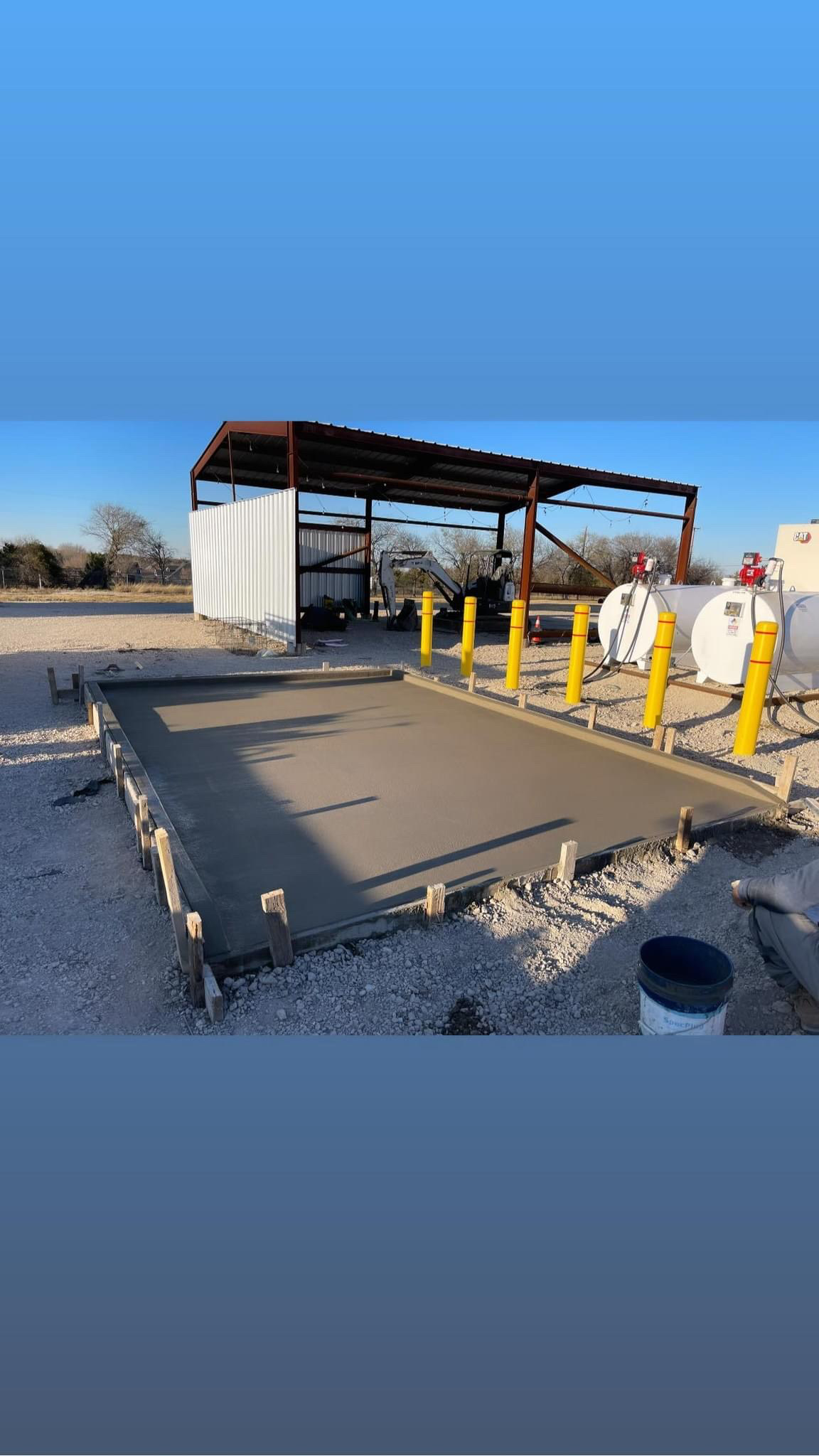 Commercial concrete slab pour