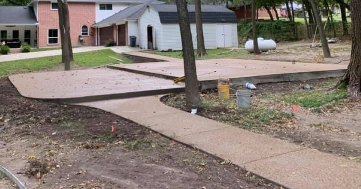 Curved concrete driveway and walkway project